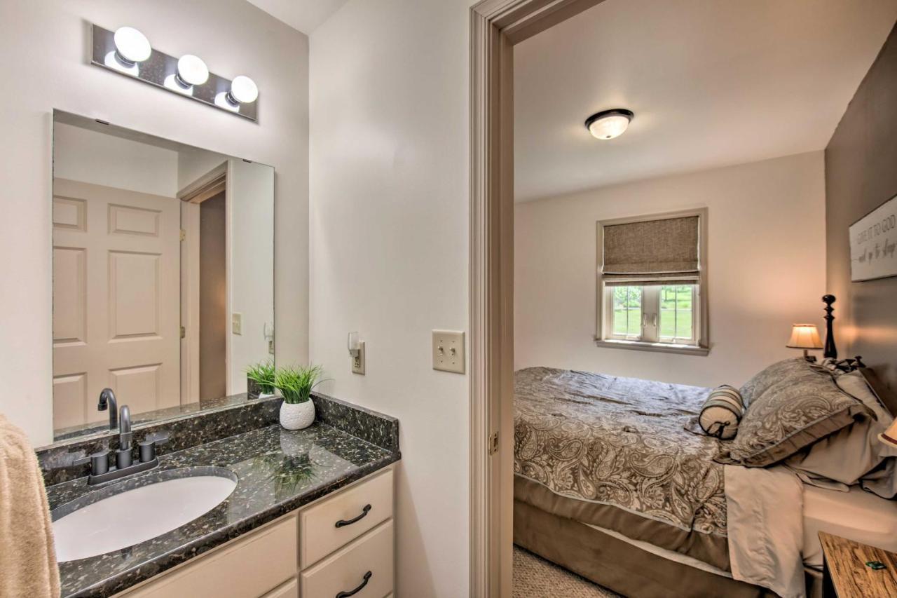 Cozy Garden Room In Welsh Mountain Suites! New Holland Bagian luar foto