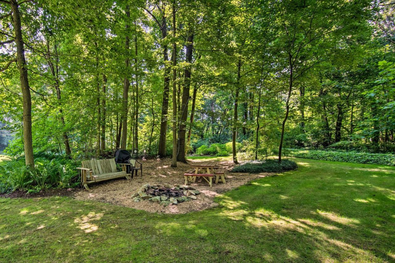 Cozy Garden Room In Welsh Mountain Suites! New Holland Bagian luar foto