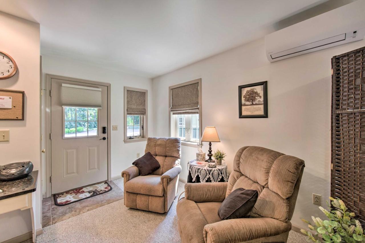 Cozy Garden Room In Welsh Mountain Suites! New Holland Bagian luar foto